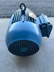 WEG 00518ET3E184T 5HP W22 Motor 1800RPM 184T Frame TEFC 460VAC Cast Iron NEW