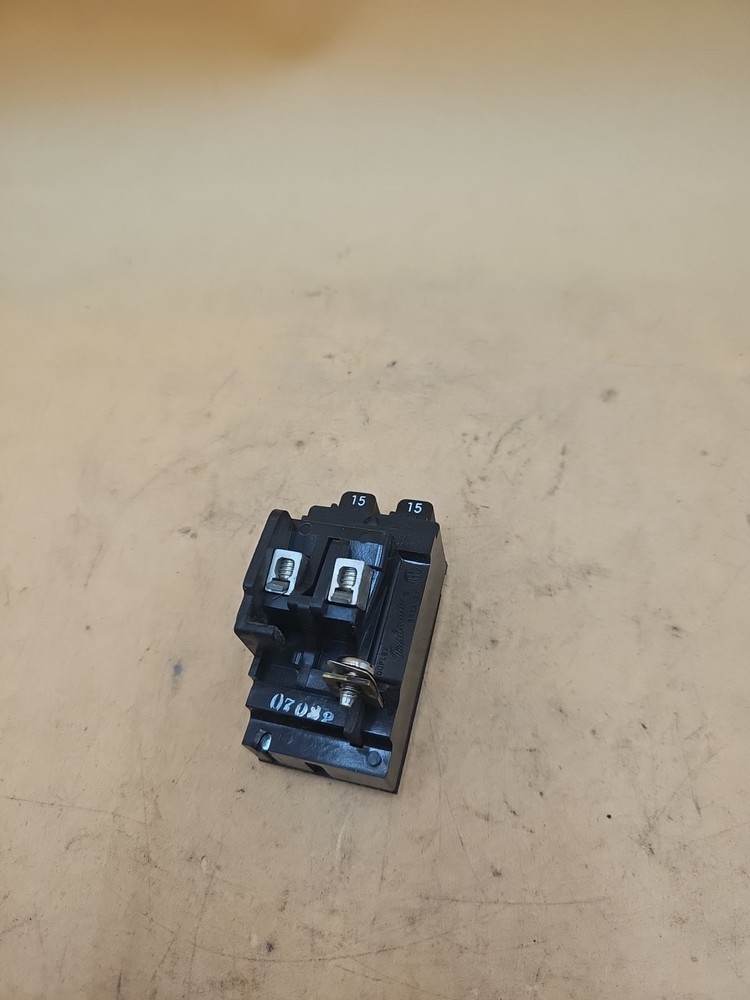 Pushmatic P1515 15 Amp Twin Tandem Duplex Circuit Breaker.