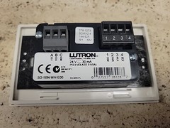 Lutron SO-1BN-WH-E00 Sigle button Wall Station.