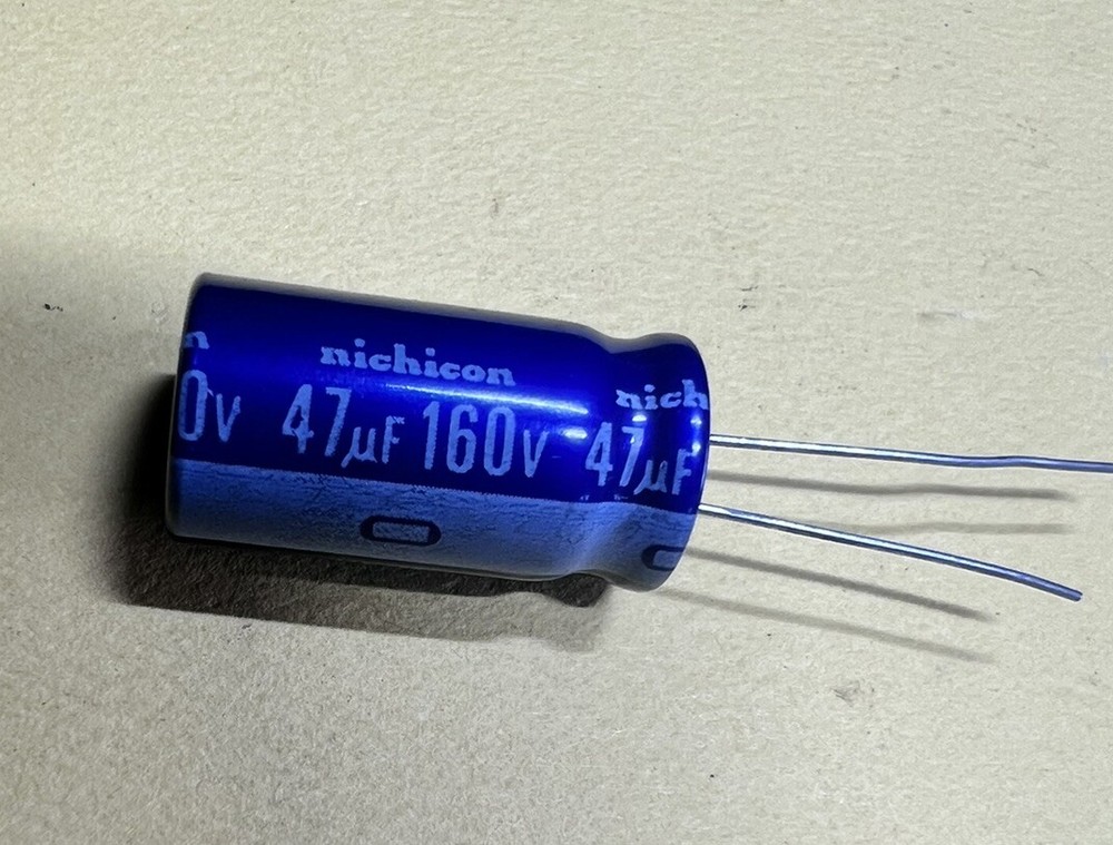 NEW QTY 5 NICHICON 47UF 160-VOLT RADIAL 85-DEG Celcius TEMP 160V 47MFD
