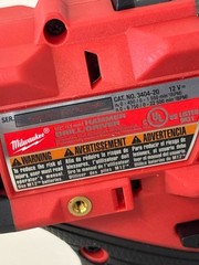 MILWAUKEE TOOLS 3404-20 1/2″ FUEL DRILL WITH XC4.0 BATTERY AND CHARG (P18027869)