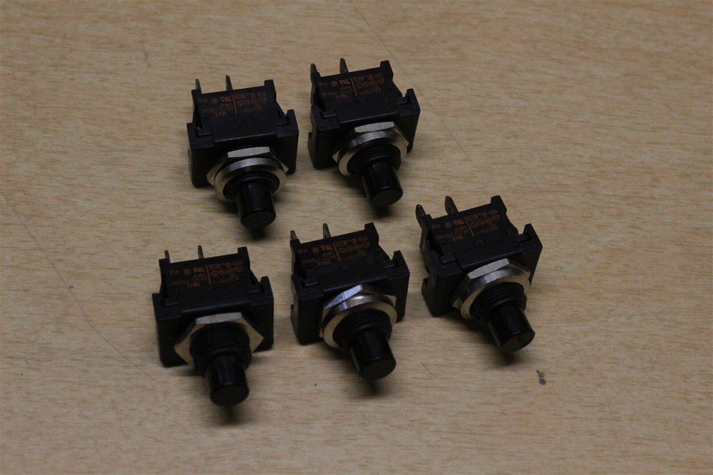 NEW Marquadt Push Button Switch 1841 1301 lot of 5 *FREE SHIPPING*