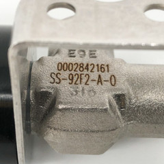 New Swagelok SS-92F2-A-O Angle-Pattern Toggle Valve Stainless Steel 1/8″ FNPT