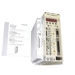 New In Box YASKAWA SGDH-04AE-OY SGDH-04AE-0Y Servo Drive
