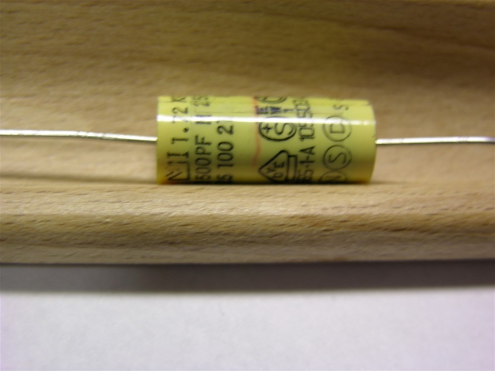 25 Arcotronics 1.72 KP 1500pF 250V 20% Axial Film/Foil Polypropylene Capacitors