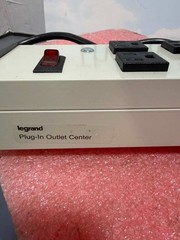 Legrand UL210BC 10 Plug-In Outlet Center Lighted Power Strip 120VAC NEMA 5-15 6f