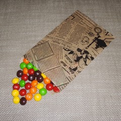 Newsprint/Kraft Paper Gift Bags – Shopping/Sales/Tote Bags