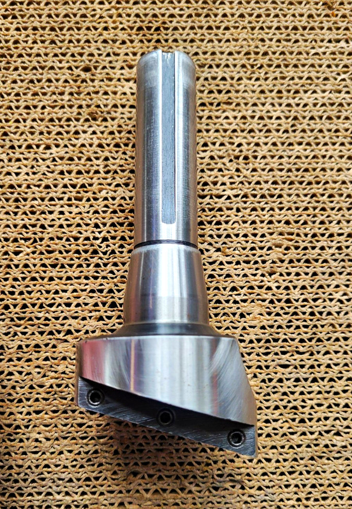 Fly Cutter R8 Shank . Made In India . Thread In Good Condition.