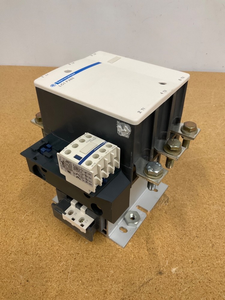 Telemecanique Contactor 285A 600V 200HP 120V Coil LC1 F265