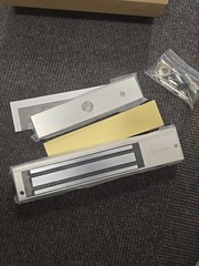 Electromagnetic Lock with 600Pound Holding Force.