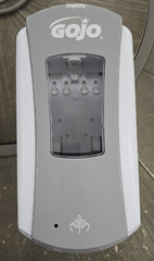 4 x GOJO LTX-12 Touch Foam Automatic Soap Dispenser, Gray/White – NEW
