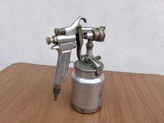 DEVILBISS TYPE MBC PAINT SPRAY GUN WITH CANISTER # 30 TIP FREE SHIPPING