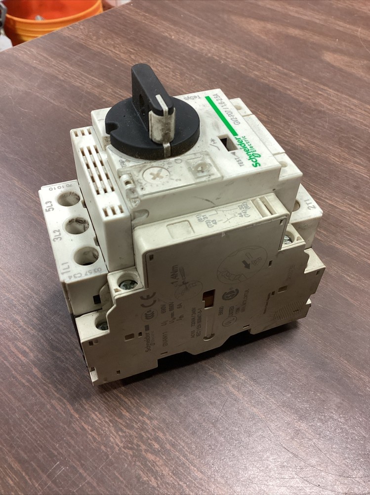 SCHNEIDER ELECTRIC Motor Starter GV2P07 w/ GVAN11 Aux Contact