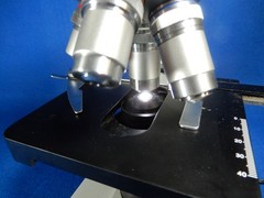 Omax Four Lens With Slide Stage Microscope Lightg and Aperature Control Good Use