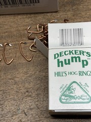 Lot of 1,000 Decker Manufacturing Company ~Decker’s Hump Hill’s No.3 Hog Rings