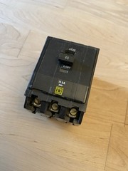 Square D QO340 Breaker 3 Pole 40 Amp Type QO Chip On Bottom