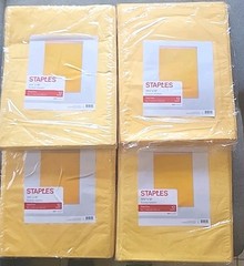 STAPLES 51595 KRAFT BUBBLE MAILERS. 14.25″ X 19″. 45 Mailers in Total. New