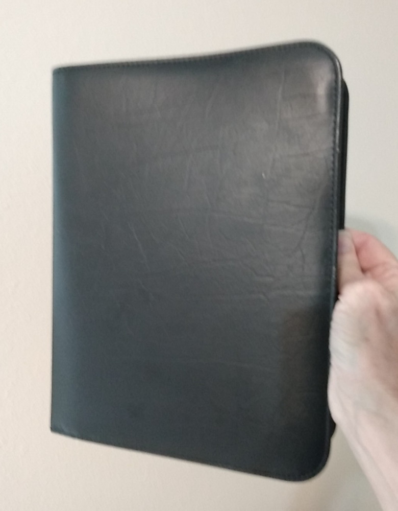 Day-Timer Black Zippered Planner Cover Organizer 8″x10.5″ 7 ring, NICE!