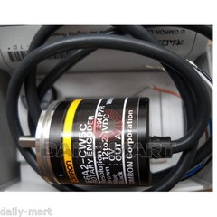OMRON Incremental Rotary Encoder E6A2-CW5C 200P/R 12-24VDC New in Box free Ship