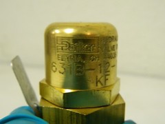 Parker Relief Valve 1/4" Inlet 1-11/16" Wide 3-3/4" High 631B-12-