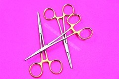 NEW 4 PREMIUM GOLD Kelly Hemostat Forceps 5.5″ STRAIGHT Surgical Stainless CE