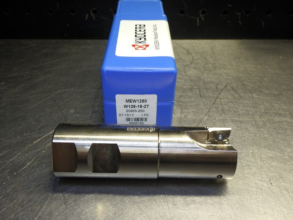 Kyocera / SGS 1.25″ Coolant Thru Indexable Endmill MEW1250-W125-15-2T (LOC3567)