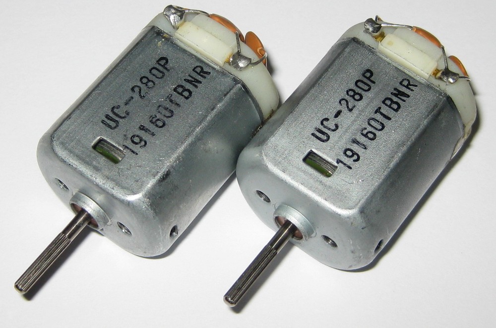 2 X UC-280P 12VDC Electric Automotive DC Motor – Knurled Shaft – Noise Capacitor