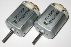 2 X UC-280P 12VDC Electric Automotive DC Motor – Knurled Shaft – Noise Capacitor