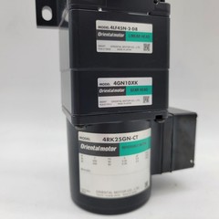 Oriental Motor 4RK25GN-CT Motor w/ 4GN10XK Gear Head and 4LF45N-2-D8 Head
