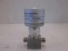 Fujikin O.P. 3.5-7kgf/cm2G Pneumatic Valve, N.O Butt Weld, Used