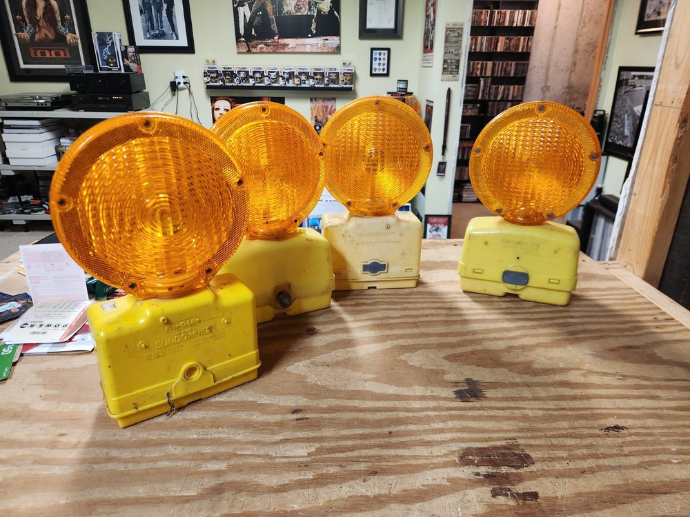 Flex-o-lite Signal Sundowner Traffic Hazard Construction Beacon Light – Lot Of 4