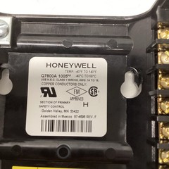 HONEYWELL Q7800A1005 combustion controller base N-446