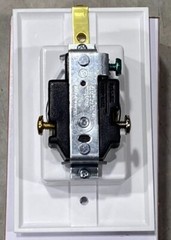 Pass & Seymour S3713-W Single White Receptacle 15A 125V Clock Hanger Outlet NEW