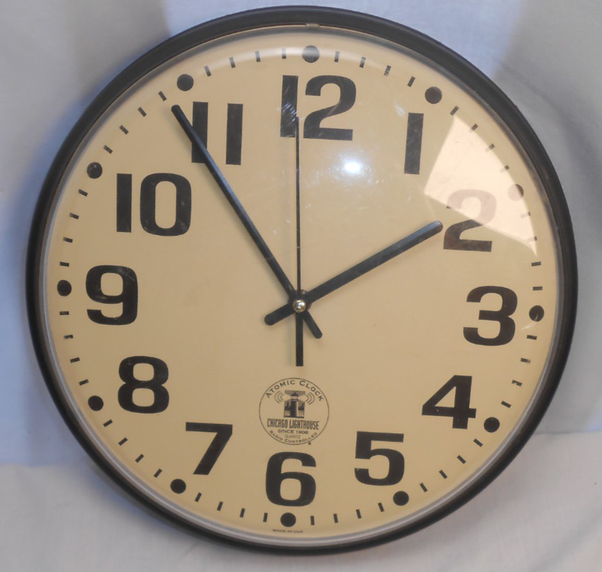 The Chicago Lighthouse 12 1/2″ Atomic Contemporary Analog Black Clock NICE