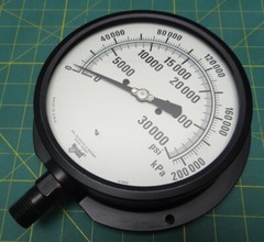 6″ Marshalltown Pressure Gauge 0-200,000 kPa 0-30,000 PSI Bottom 1/2″ NPT 91995