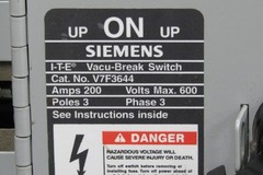 😏 SIEMENS ITE 200 AMP VACU-BREAK SWITCH 600 VAC 3∅ 3 POLE 150 HP V7F3644