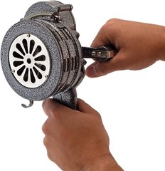 HANDHELD LOUD HAND CRANK MANUAL OPERATED AIR RAID ALARM METAL PORTABLE SIREN