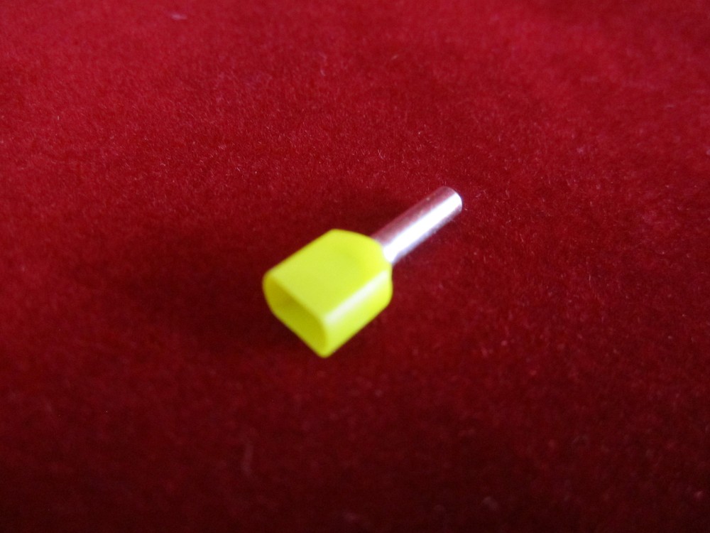Engeser Z220 Insulated Twin Ferrule 2×18 AWG, 2x1mm2, YELLOW, 100 per pack