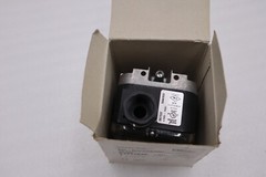 NEW Krom Schroder DG150T Gas Druckwachter Pressure Switch STOCK H426A