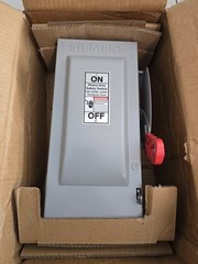 Siemens HF321N Fusible Safety Disconnect Switch 30A 240VAC 3P 3PH NEMA 1 NOS