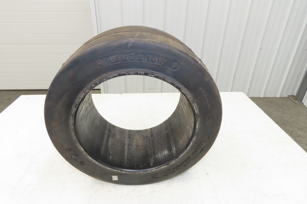 Total Source 16x7x10-1/2 Press-On Forklift Tire Solid Smooth Black