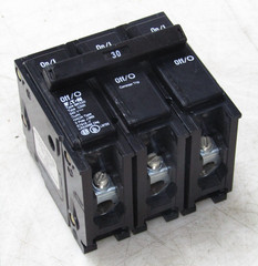 🙌 EATON 30 AMP CIRCUIT BREAKER 240 VAC 3 POLE BR330