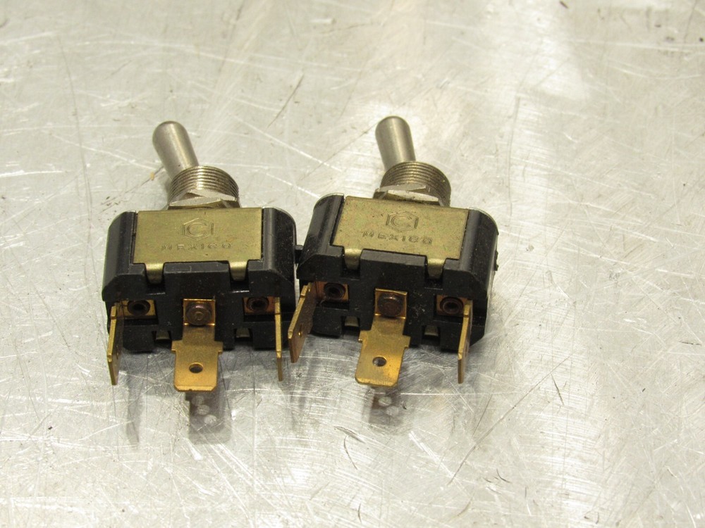 Double-Pole/Single-Throw Toggle Switch On-on on-off 12-24V Heavy-Duty DPST