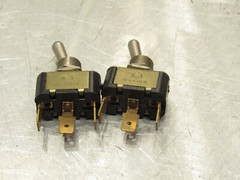 Double-Pole/Single-Throw Toggle Switch On-on on-off 12-24V Heavy-Duty DPST