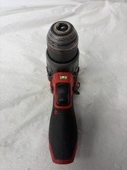 PRE OWNED MILWAUKEE TOOLS 3404-20 HAMMER DRILL/ DRIVER WITH BATTERY (P23017103)