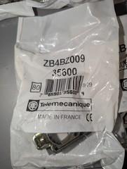 NEW LOT OF 5 TELEMECANIQUE ZB4BZ009 LATCHES 35600