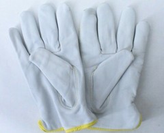 MCR Safety 3613H Cut A4 Level Cut Resistant White Safety Glove 2X 1 Pair