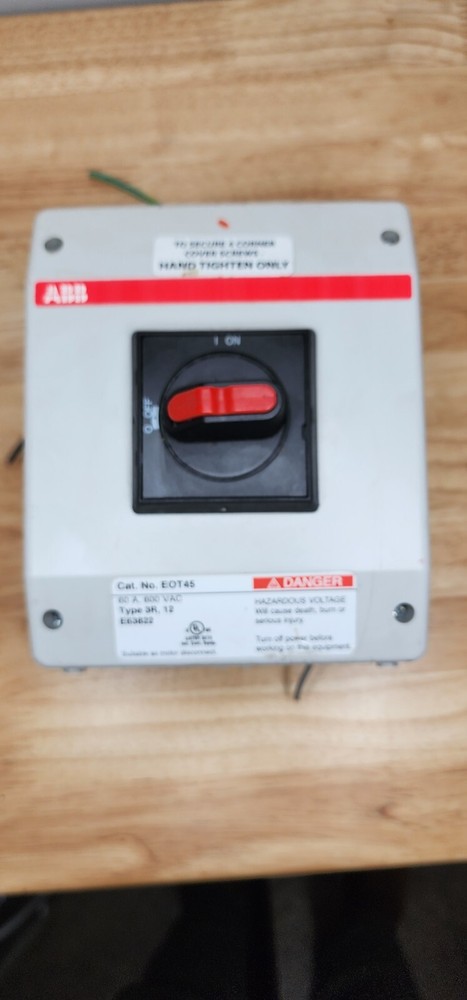 ABB EOT45 – EOT45U3P3-S SAFETY SWITCH 60 AMP 600 VOLT TYPE 3R 3 POLE