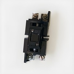 Bulldog P220, 20 Amp, 120-240 Volt, 2 Pole Pushmatic Circuit Breaker-