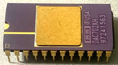 QTY 2 BURR-BROWN DAC702KH BIPOLAR +/-10V 16-BIT D/A CONVERTERS 24-PIN **NOS**